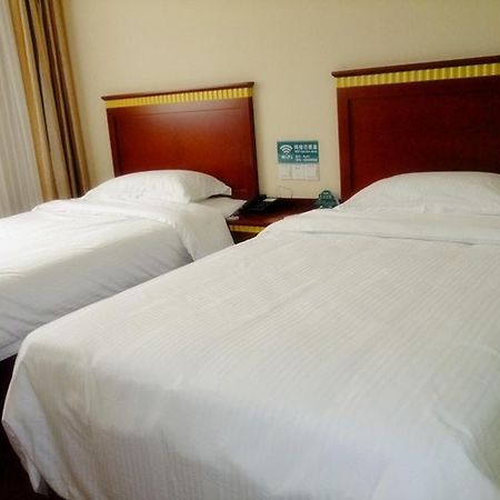 Greentree Inn Shanghai Hongqiao Metro Station Express Hotel Dış mekan fotoğraf