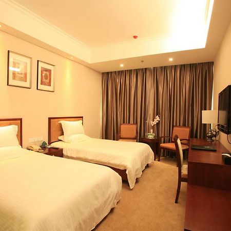 Greentree Inn Shanghai Hongqiao Metro Station Express Hotel Dış mekan fotoğraf