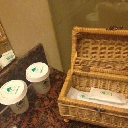 Greentree Inn Shanghai Hongqiao Metro Station Express Hotel Dış mekan fotoğraf