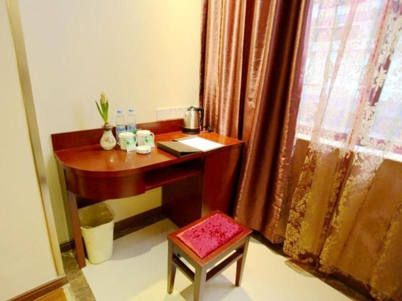 Greentree Inn Shanghai Hongqiao Metro Station Express Hotel Dış mekan fotoğraf