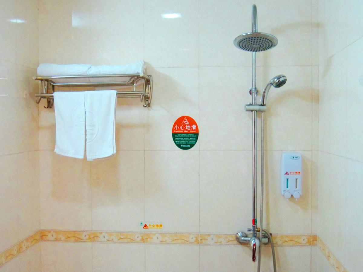 Greentree Inn Shanghai Hongqiao Metro Station Express Hotel Dış mekan fotoğraf