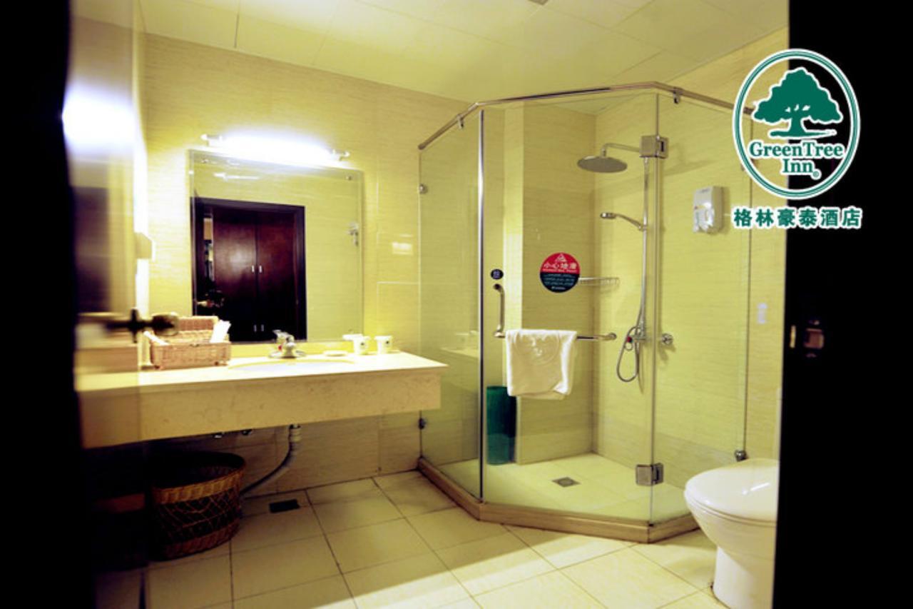 Greentree Inn Shanghai Hongqiao Metro Station Express Hotel Dış mekan fotoğraf