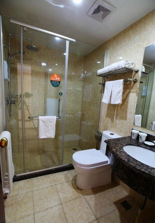 Greentree Inn Shanghai Hongqiao Metro Station Express Hotel Dış mekan fotoğraf